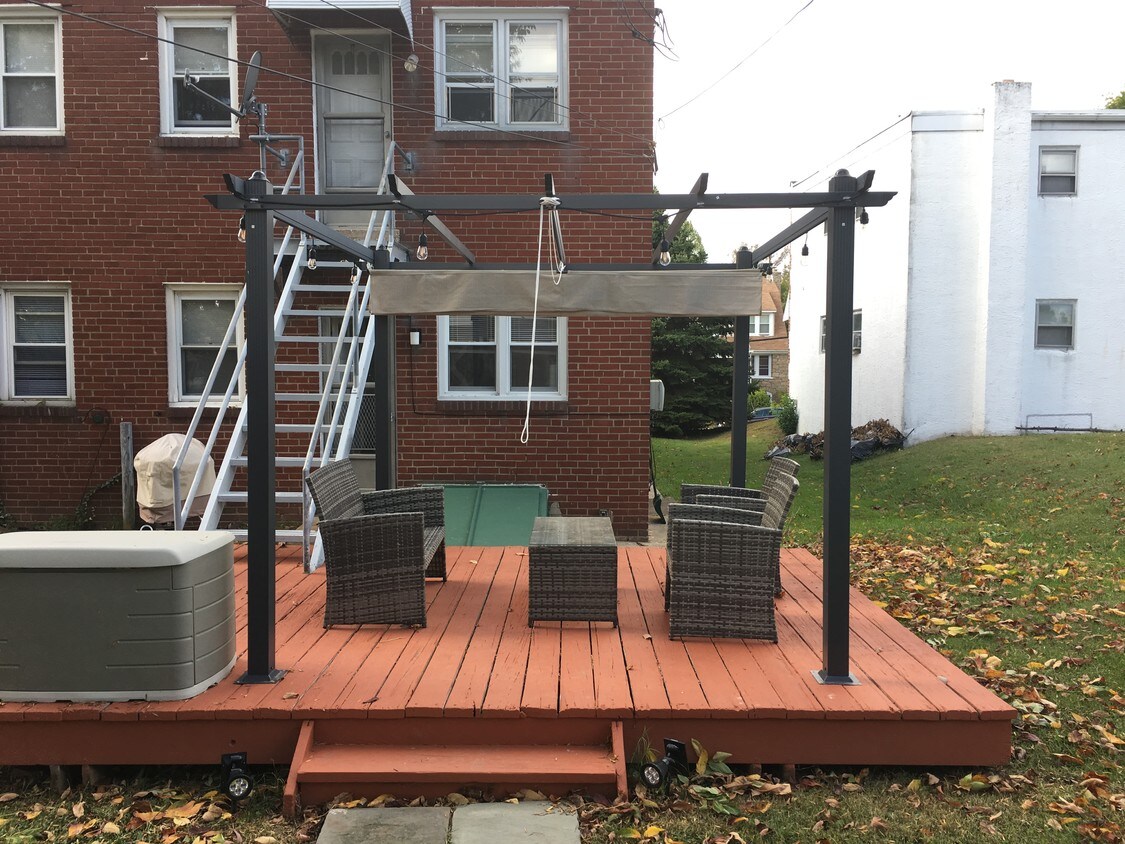Primary Photo - 1524 Juniper St