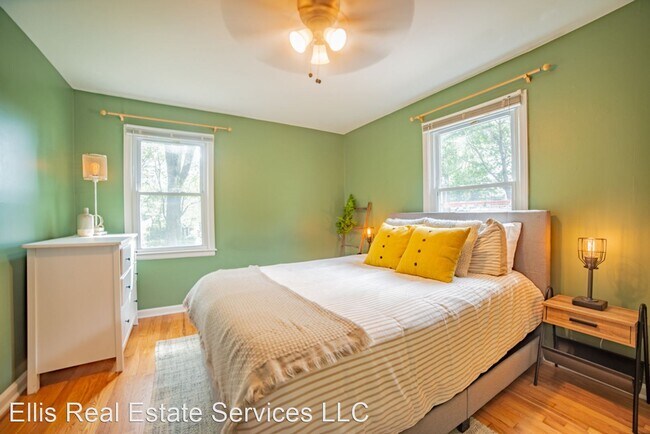 Building Photo - 3 br, 2 bath House - 230 W 82nd Terrace