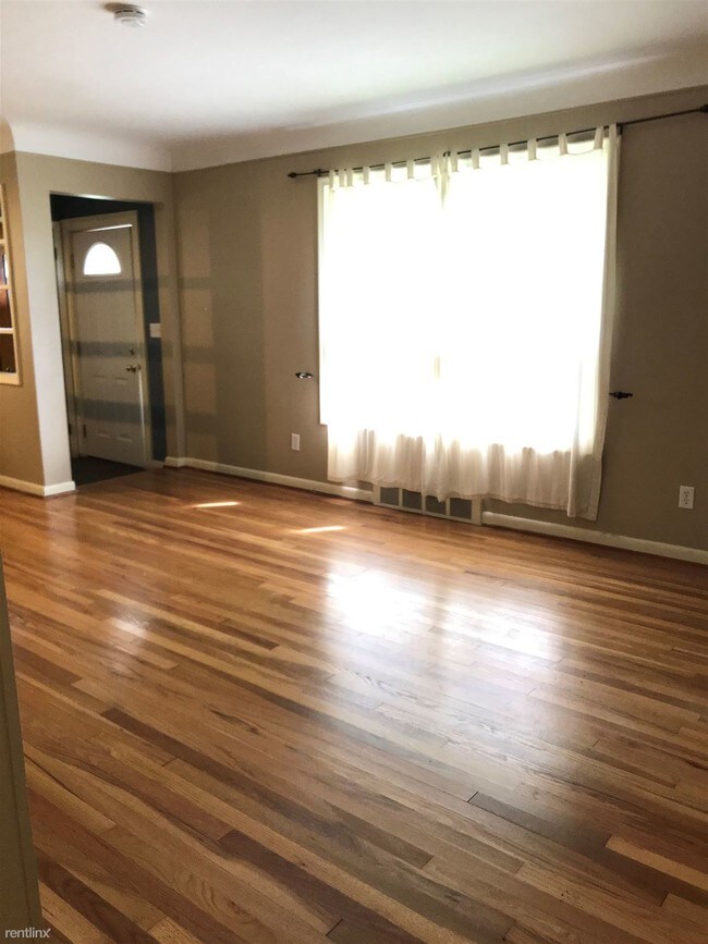 Foto del edificio - 1701 Hatcher Crescent