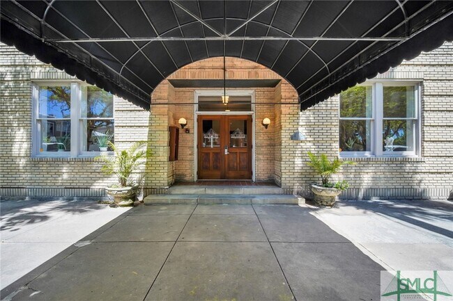 Building Photo - 106 W Gwinnett St