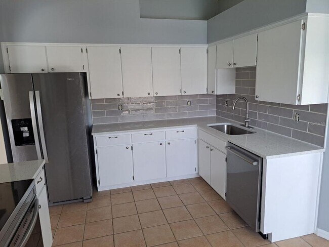 Building Photo - 4712 Bloom Dr