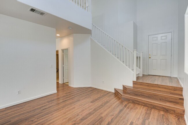 Foto del edificio - ** Coming Soon** Move-In Ready 3 Bed + Loft Home in Gated Northwest Las Vegas Community Next to P...