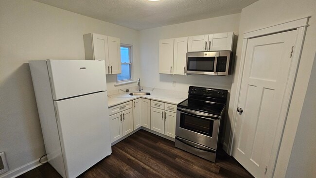 Building Photo - 357 Folcroft St