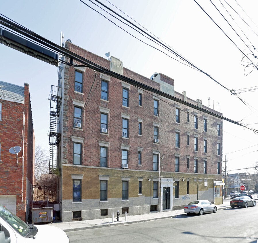 Building Photo - 771 E 213th