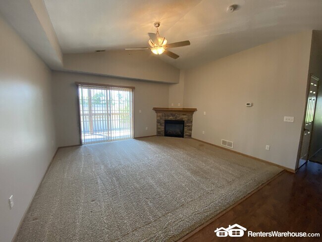 Foto del edificio - 2000 Meadow Ct