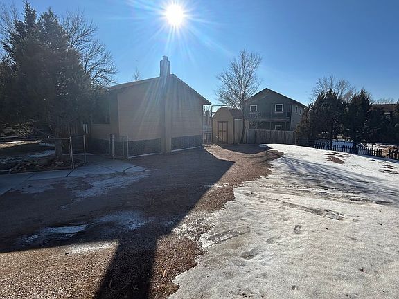 Foto del edificio - 1511 Harding Ct