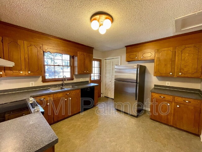 Foto del edificio - 136 Lacaya Rd