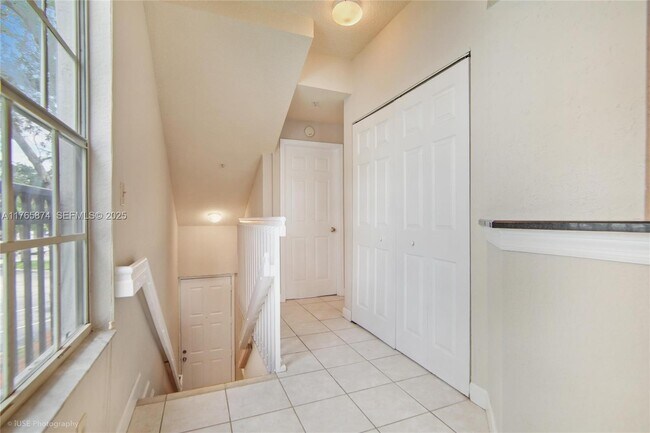 Foto del edificio - 745 SW 148th Ave