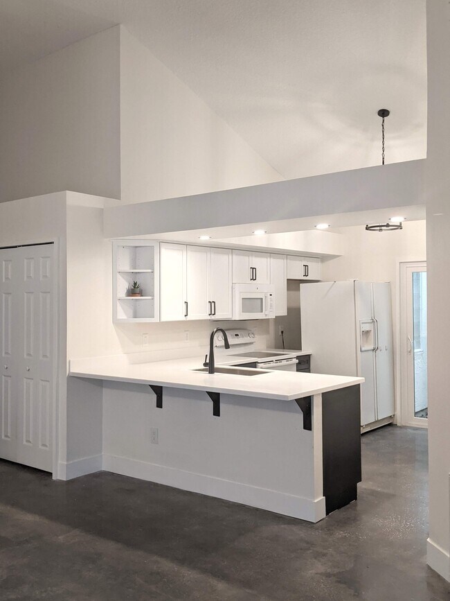 Building Photo - 7431 Spring Villas Cir