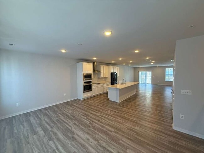 Building Photo - 5912 Whitehurst Ln