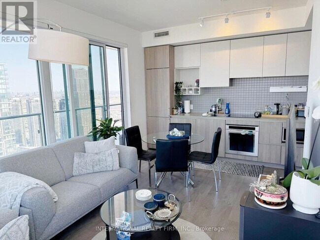 Photo du bâtiment - 950-5950 Portage Pkwy