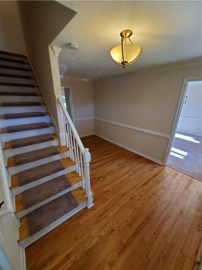 Building Photo - Beautifully 5 bedroom home in Salem Woods ...