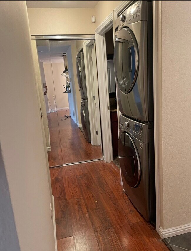 Foto del edificio - 713 Canonbury Way