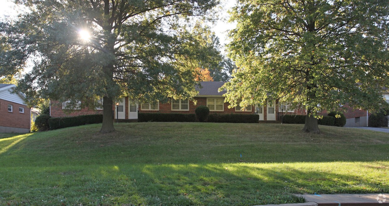 Foto del edificio - 12611-12615 Blue Ridge Blvd
