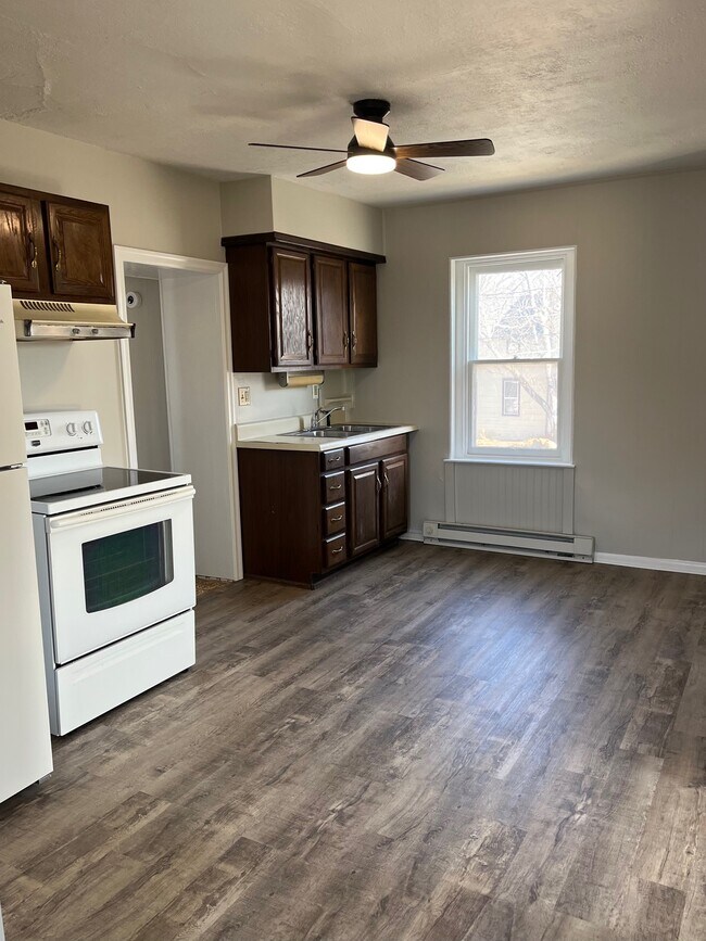 Cocina - 445 Main St