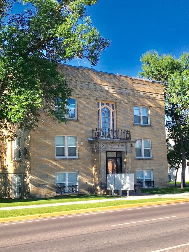Primary Photo - 800 2nd Ave N