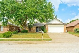 Building Photo - 7905 Lazy Brook Dr