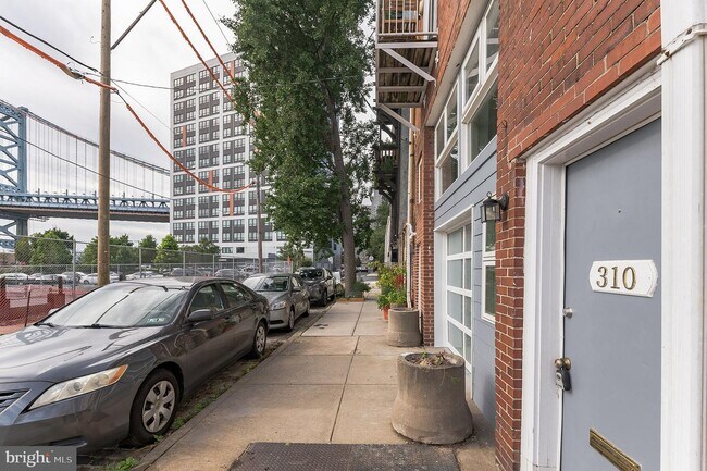 Building Photo - 310 N Water St