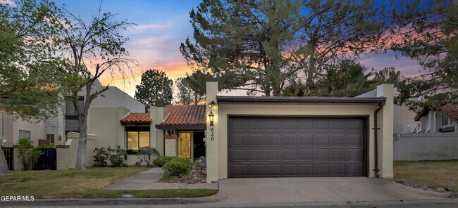 Foto del edificio - 620 Lakeway Dr