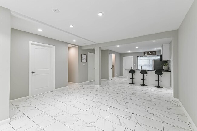 Building Photo - 6853 Chasewood Dr