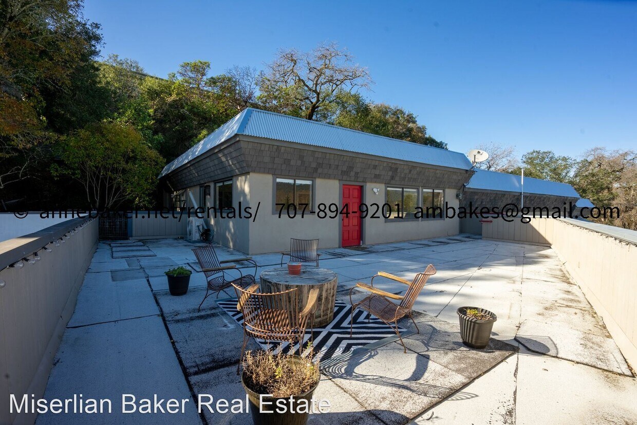 Primary Photo - 2 br, 1 bath House - 155 Cherry Creek Unit A