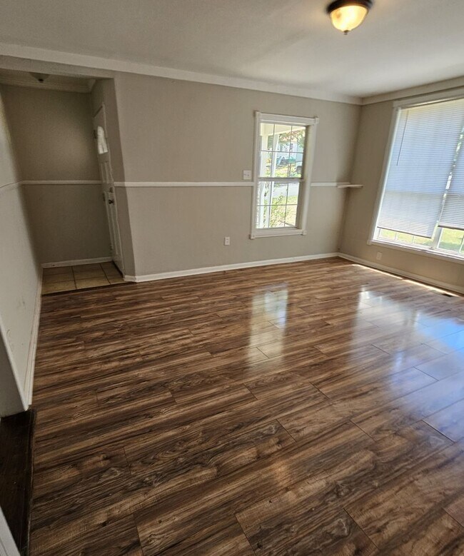 Building Photo - BELOW MARKET RENT!