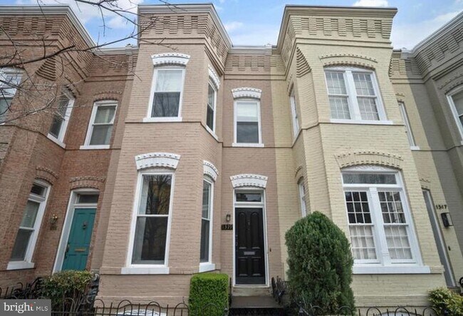 Foto del edificio - 1319 35th St NW