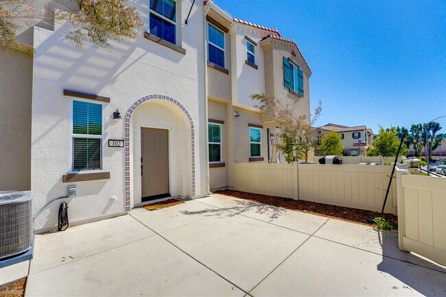 Building Photo - 3 br, 2.5 bath Townhome - 143 Avenida Chapala