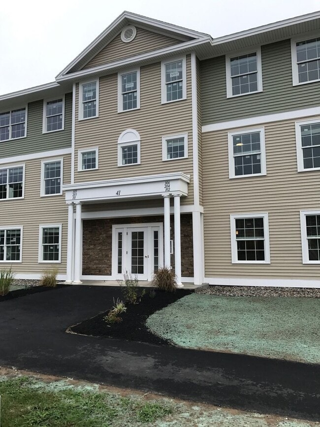 Building Photo - 70 Premier Dr