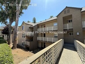 Building Photo - 661 Royston Ln