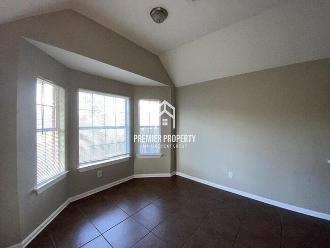 Building Photo - 4327 Cleopatra Dr