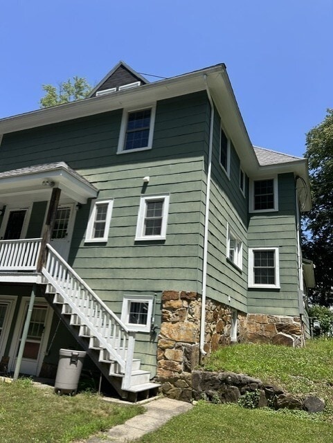 Building Photo - 56 Bancroft Park