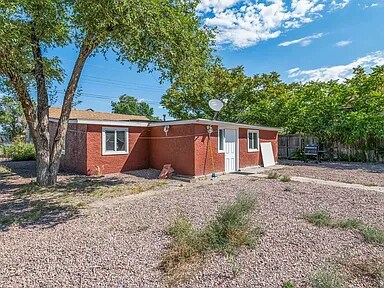 Foto principal - 801 E 12th St