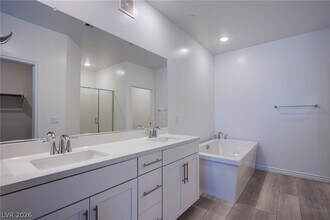 Building Photo - 2555 Hampton Rd