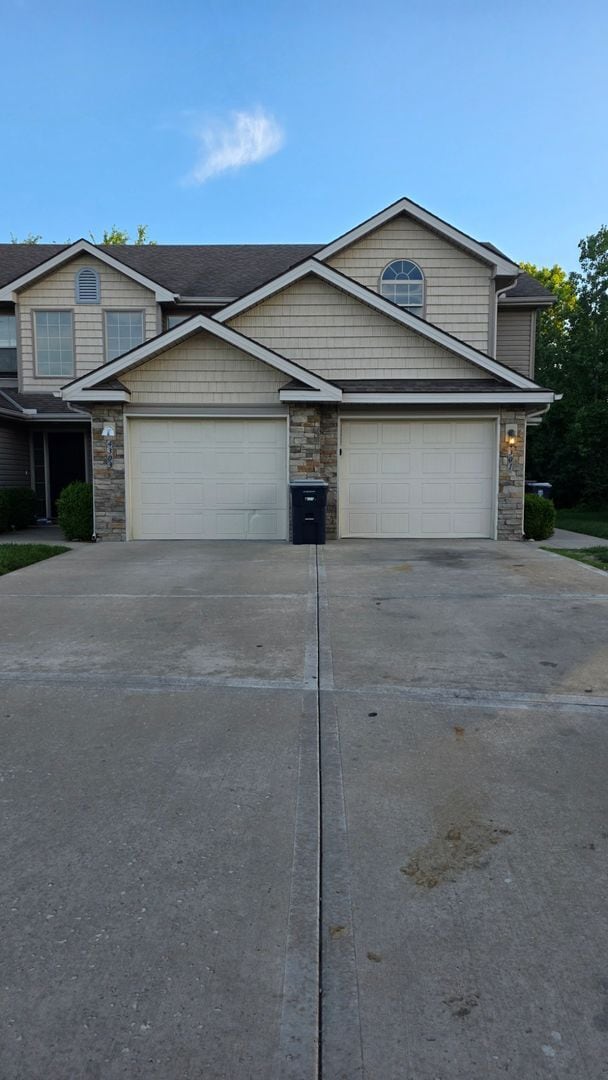 Building Photo - 3 BR/2.5BA | Newly Renovated Single Family Home | 2-Car Covered Parking | Large backyard!