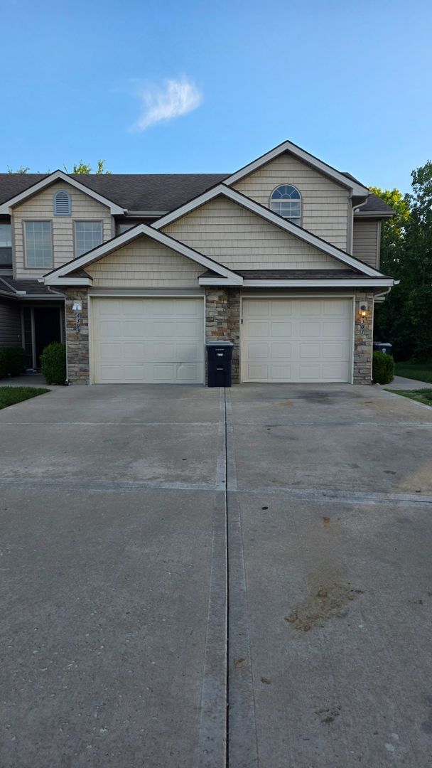 Foto del edificio - 3 BR/2.5BA | Newly Renovated Single Family Home | 2-Car Covered Parking | Large backyard!