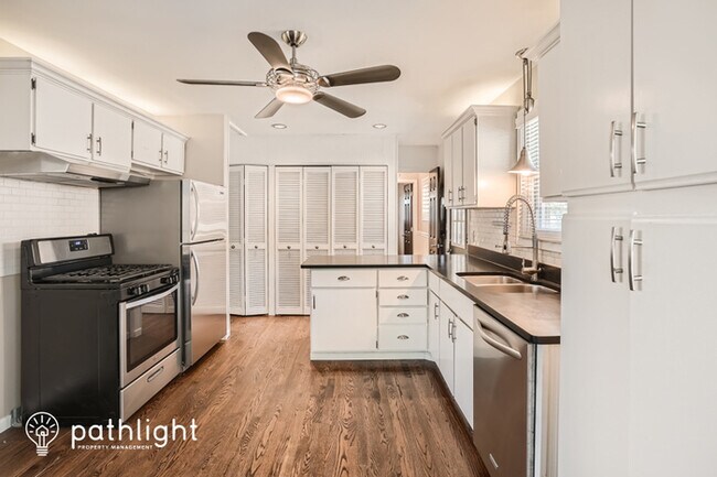 Foto del edificio - 1108 South Haddow Avenue, Arlington Height...