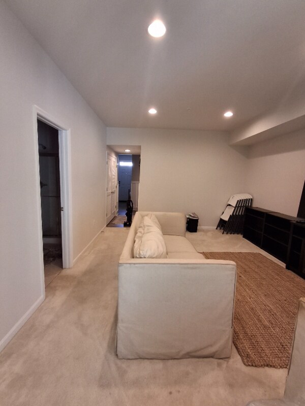 Foto del edificio - 307 Spring Bank Way