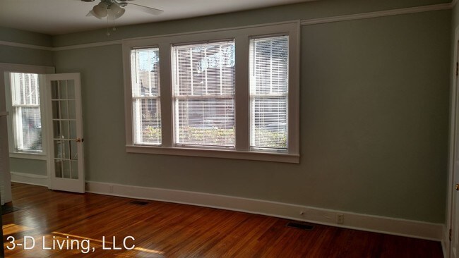 Building Photo - 722 E 49th St