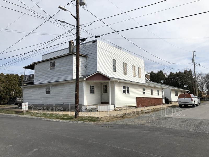 601 Shaw St Unit Apt 5, Avis, PA 17721 Condo for Rent in Avis, PA