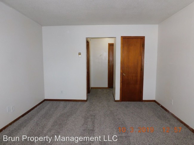 Foto del edificio - 2720 Holbrook Dr