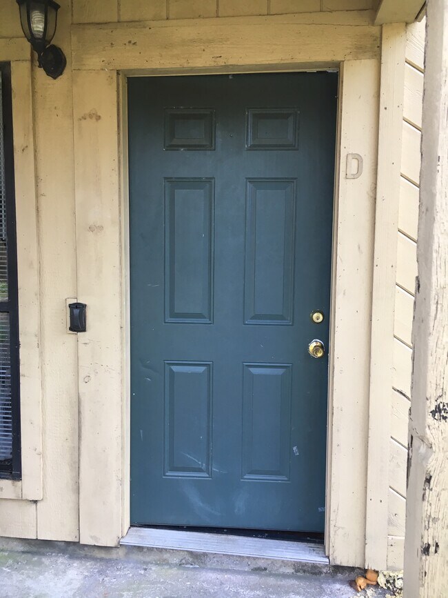 Waterside Condominiums Apartments 1425 Lake Calais Ct Baton Rouge, LA