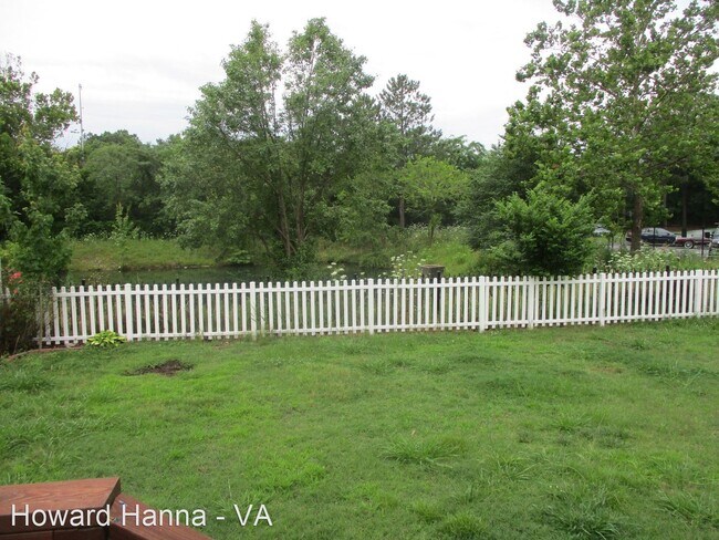 Foto del edificio - 3 br, 2.5 bath House - 961 Thomas Circle