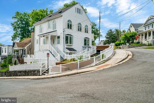 Building Photo - 4144 21st Rd N