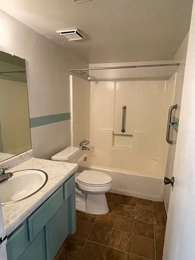 Foto del edificio - Nice Bakersfield Home