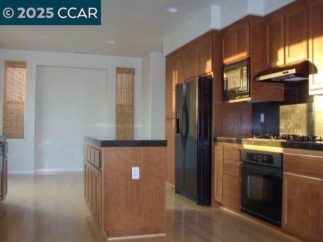 Building Photo - 2239 S Donovan Way