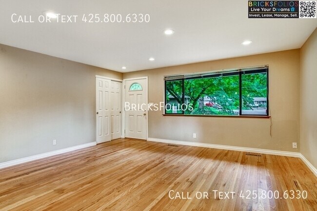 Foto del edificio - Discover Your Dream Home in Redmond! Beaut...
