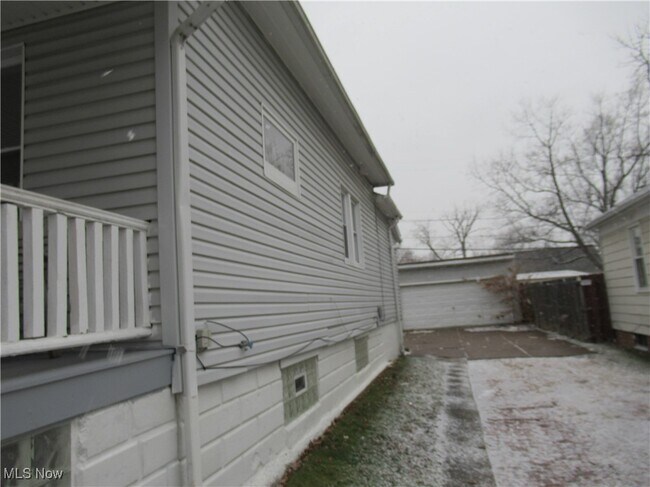 Foto del edificio - 4480 W 148th St