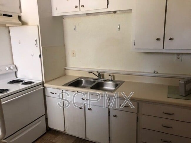 Photo - 2000 Hugo Ave House