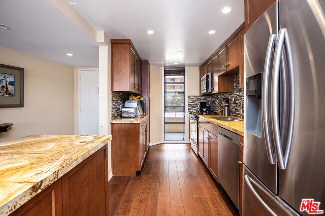 Foto del edificio - 4316 Marina City Dr